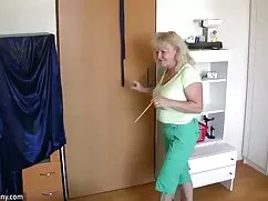 Pornó szőke Barbara  ...