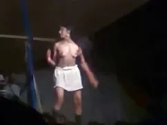 Két szexi részt vesz ...