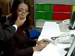 Pornó videó 18 éves  ...